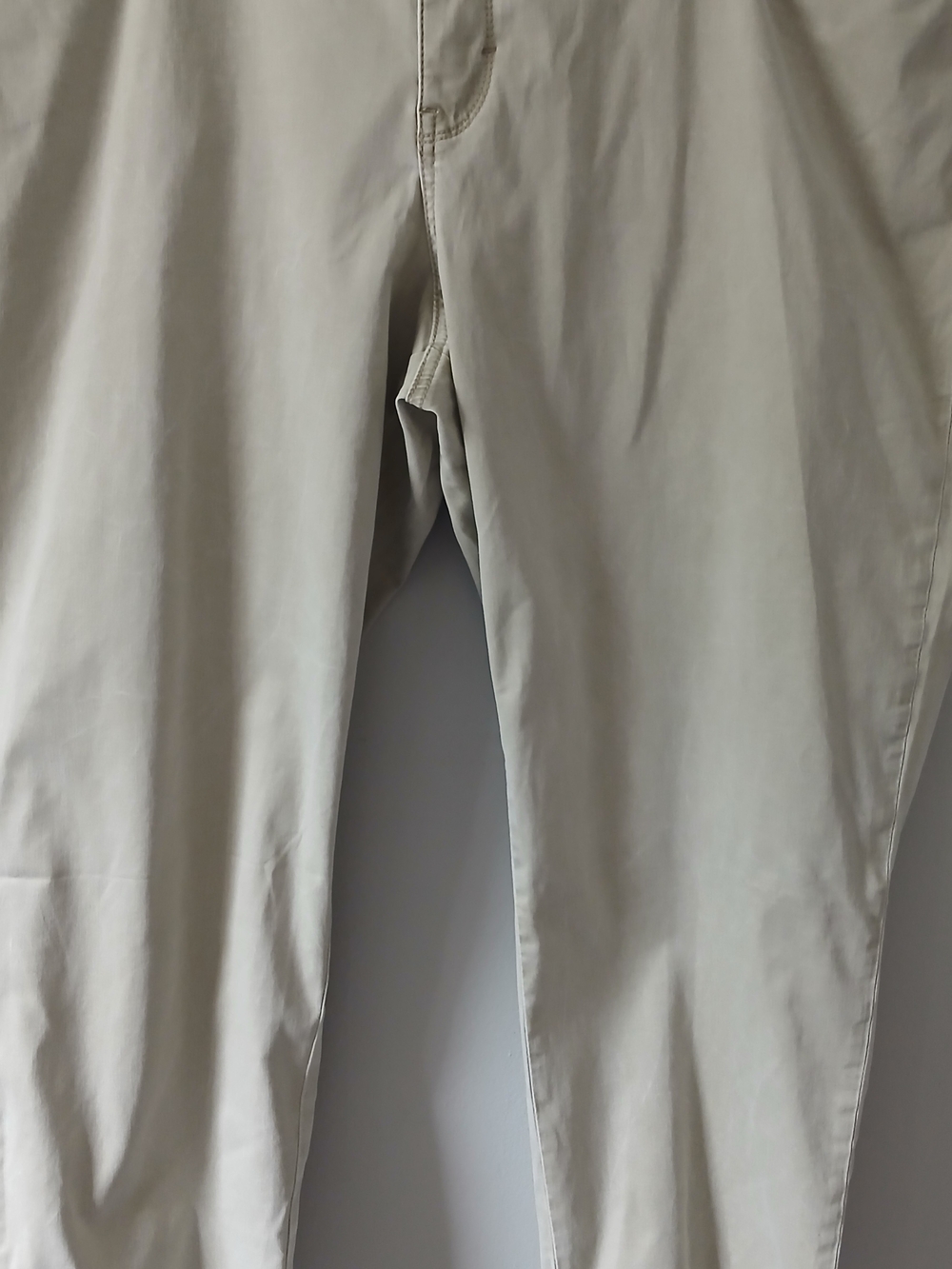 Tommy Bahama Men's Size 48 x 30 Boracay Chino 5 Pocket Flat Front Khaki Pants - Picture 4 of 15